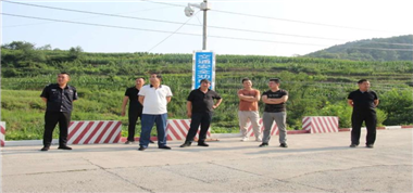首陽(yáng)山煤業(yè)開展地面安全隱患大檢查暨道路交通安全駕駛勸導(dǎo)工作